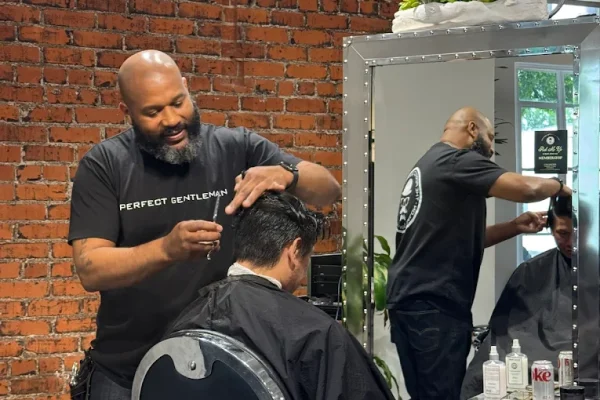 Professional men's haircut service in Pasadena CA